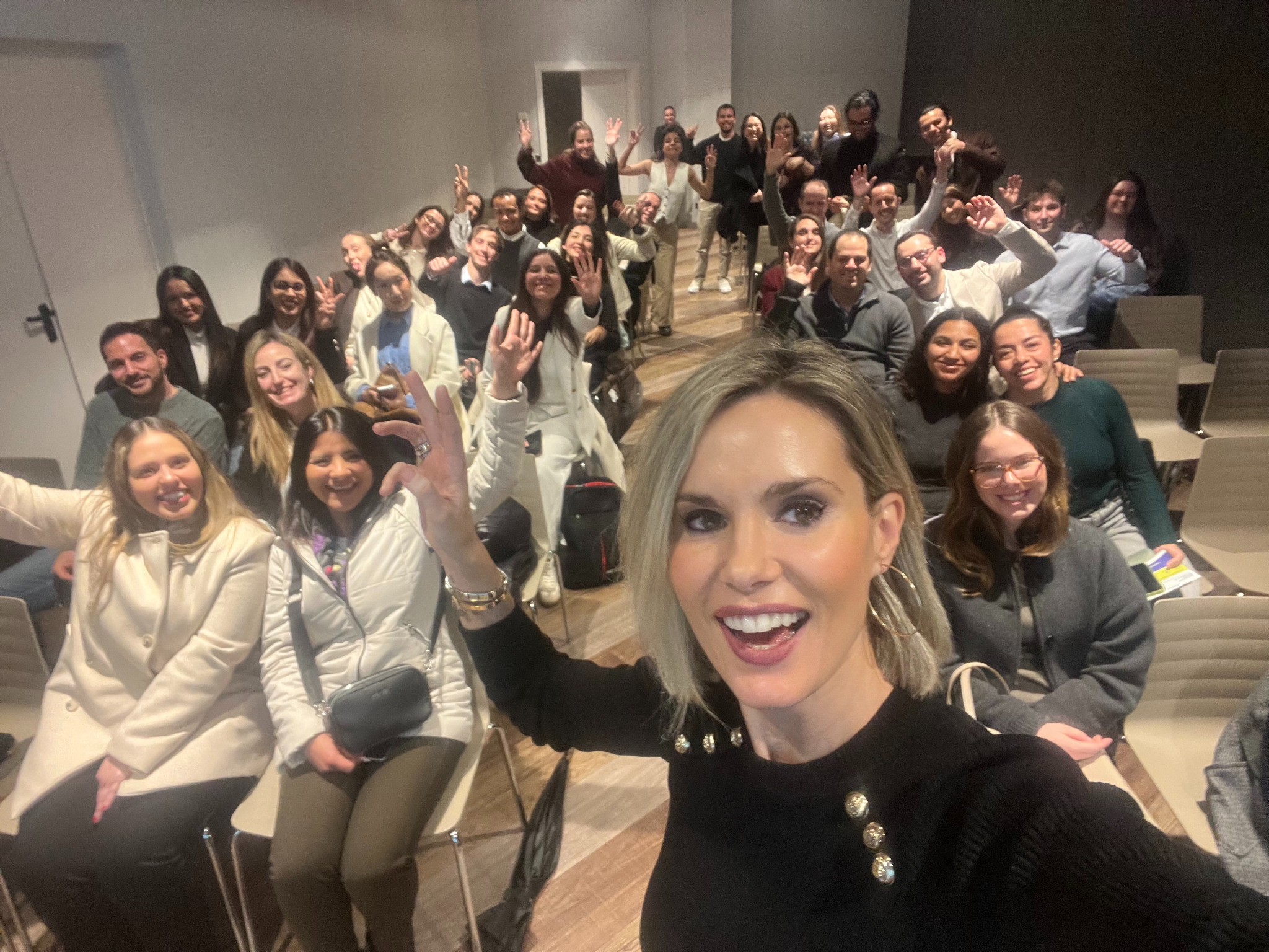 Laura Xicota con estudiantes del Máster de Marketing Digital de EAE Business School